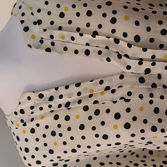 Ann Taylor size 8 blouse - Picture 2 of 4